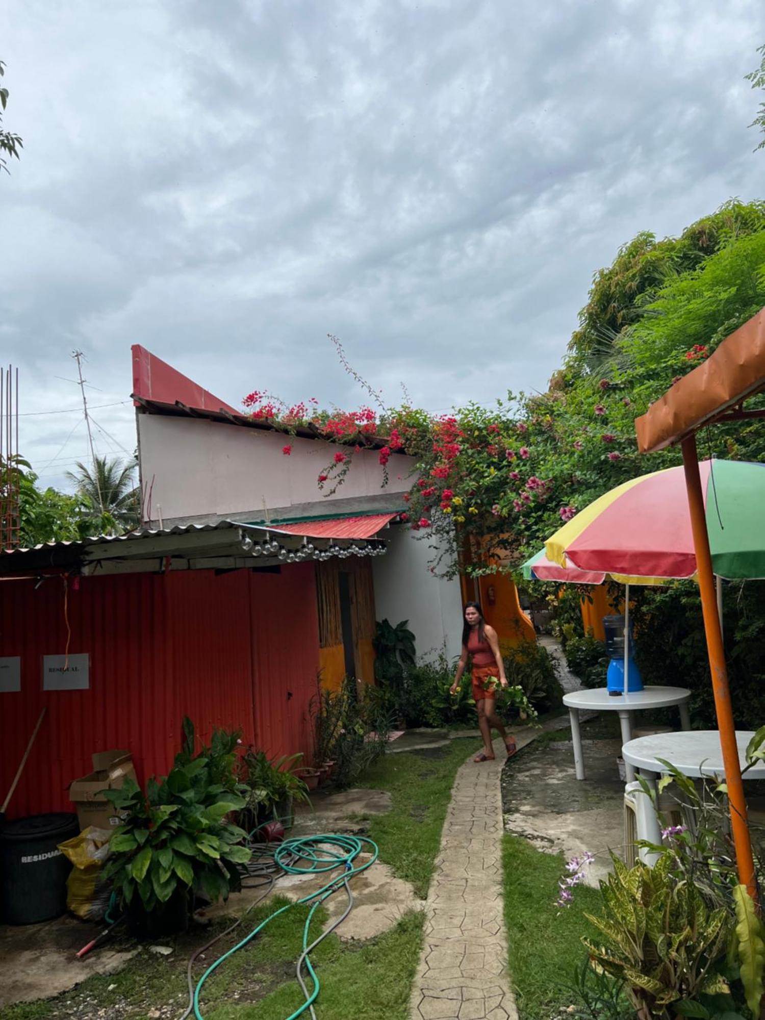 Stella'Z Guesthouse Siquijor Exterior photo